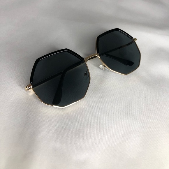 Polygon Frame Sunglasses - Picture 2 of 4